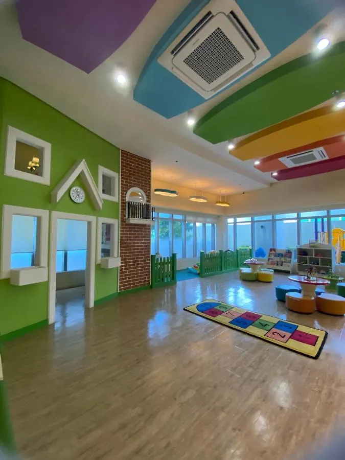 Uptown Parksuites Taguig 0*,  Philippines